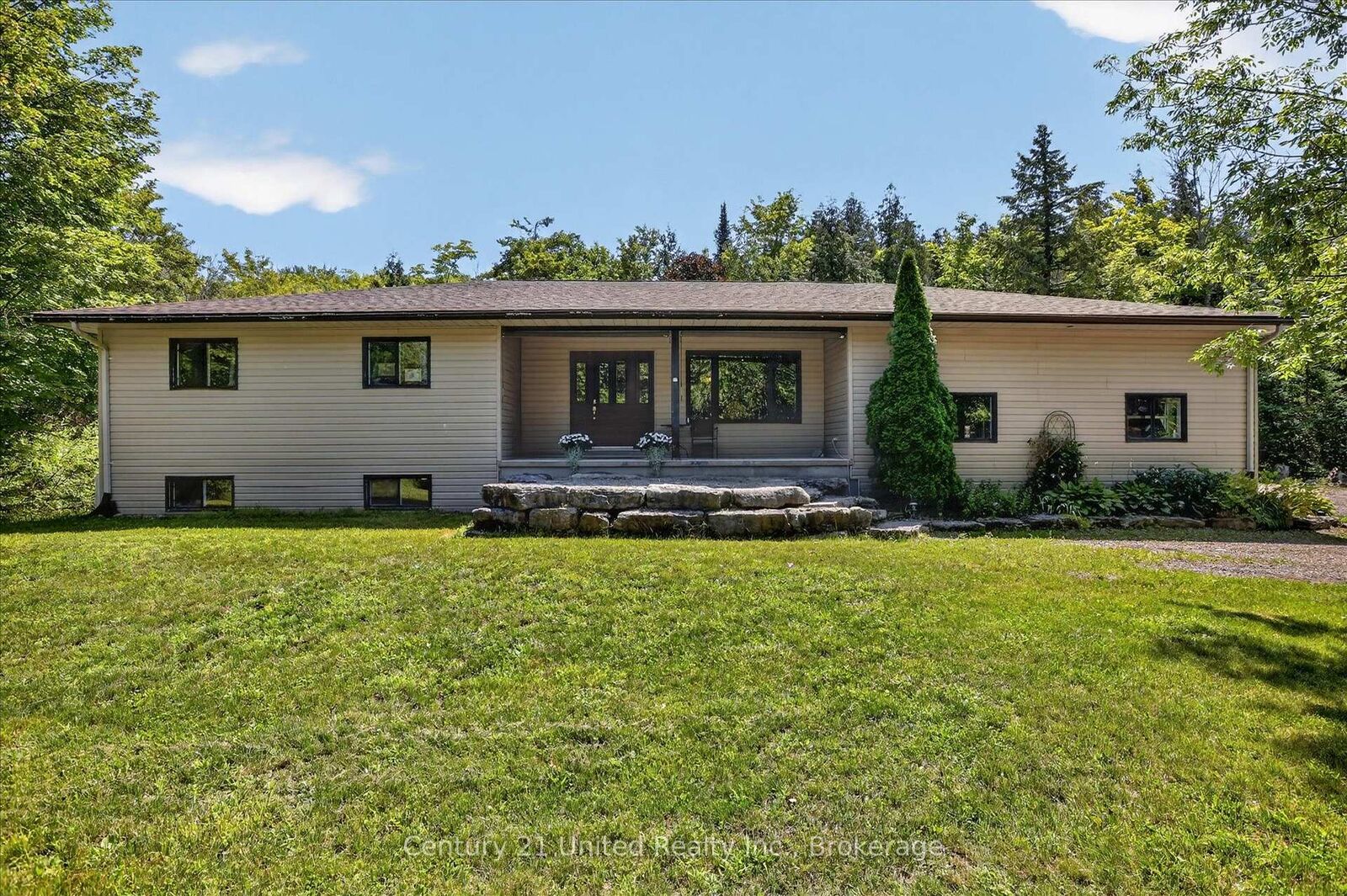 Property Photo: 923 Rock Road ON K0L 3A0