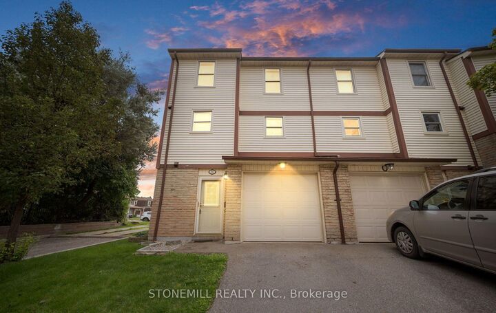 Property Photo: 7340 Copenhagen Road 30 ON L5N 2S5