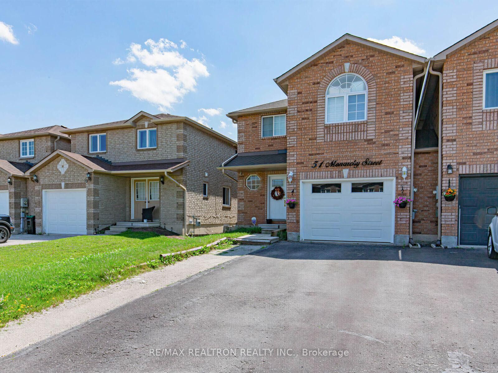 Property Photo: 51 Monarchy Street Bsmt ON L4M 7K1