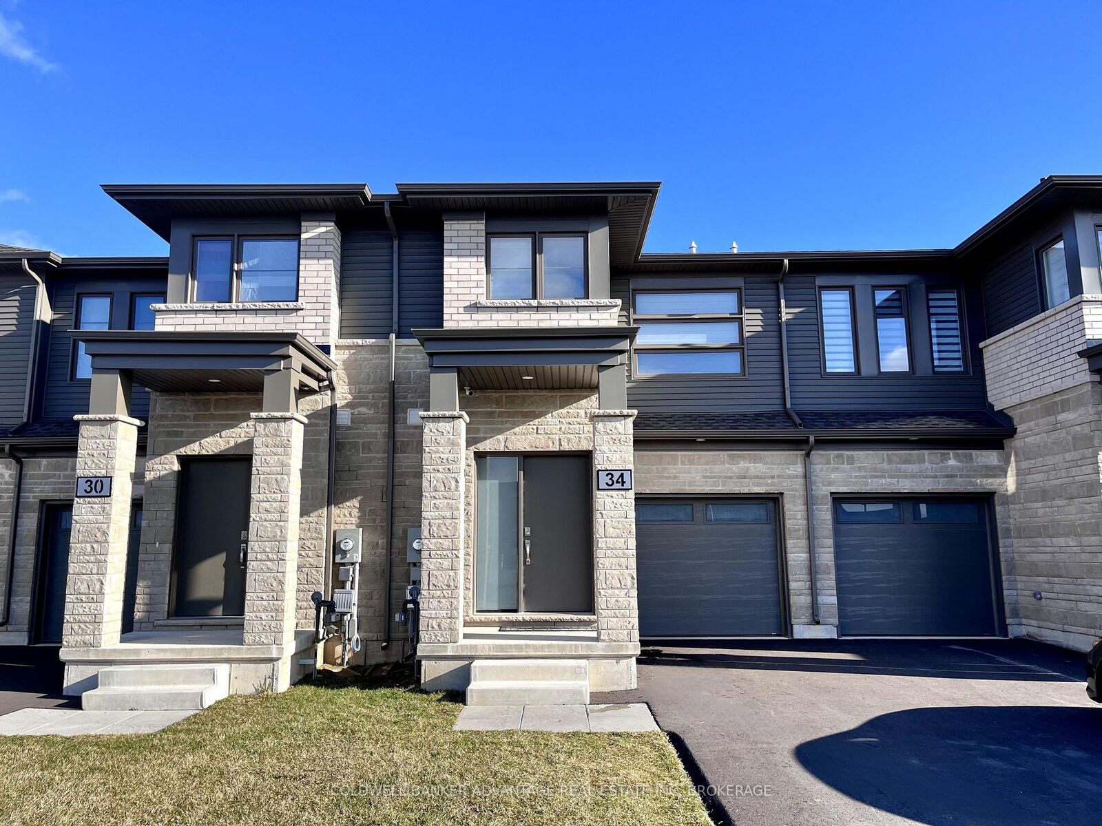 Property Photo: 34 West Creek Court ON L3C 0K8