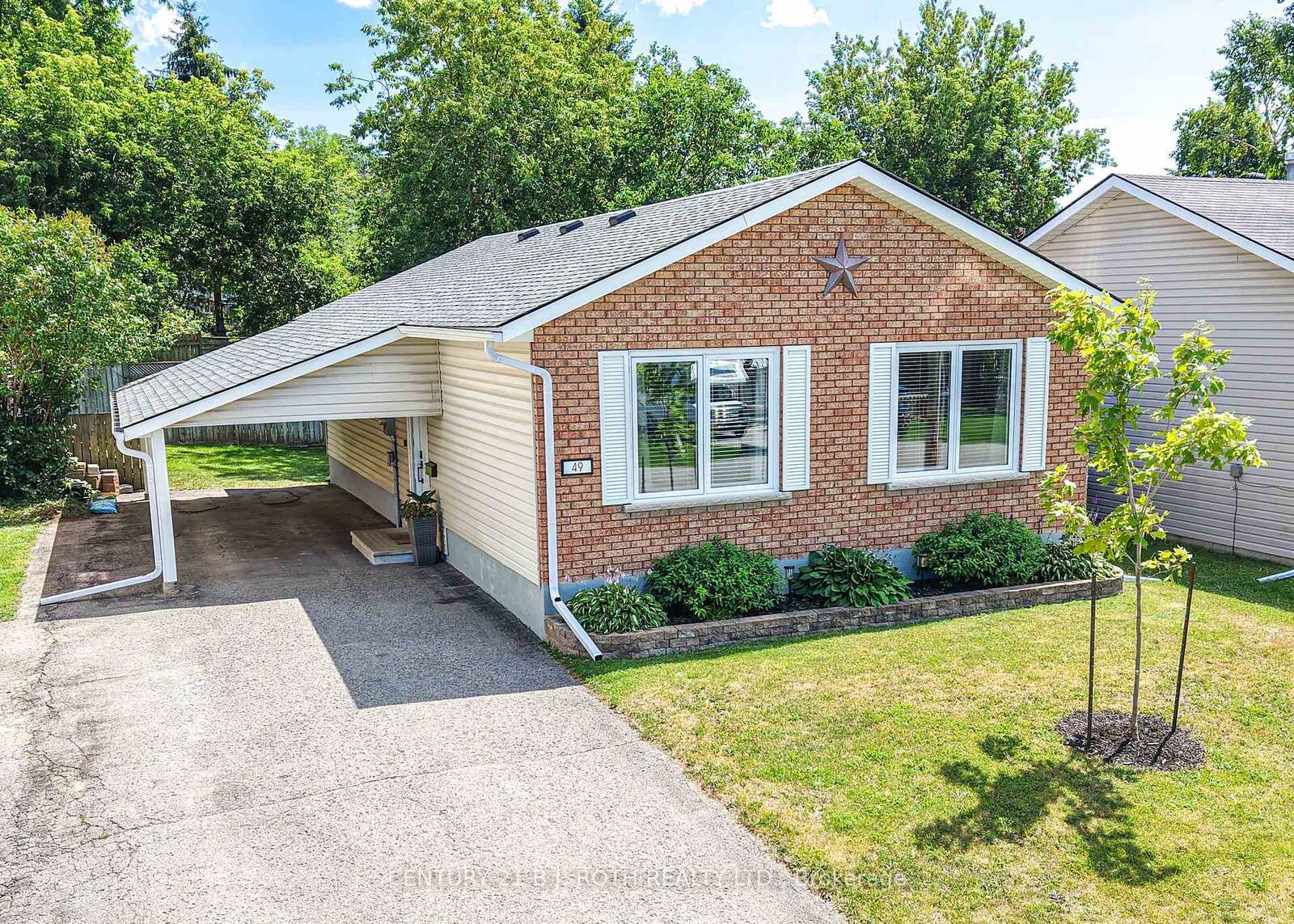 Property Photo:  49 Bond Street  ON L3V 1J6 
