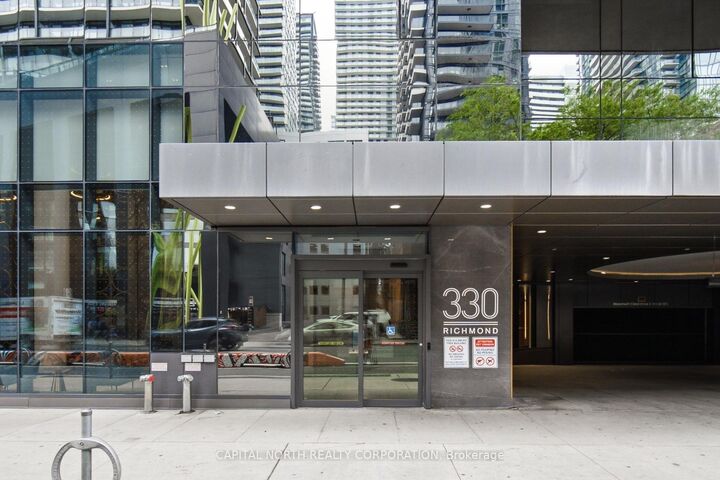 Property Photo: 330 Richmond Street W 1612 ON M5V 1X2