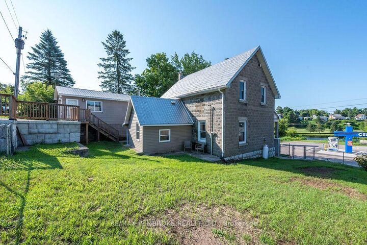 Property Photo:  131 Bonnechere Street W  ON K0J 1T0 
