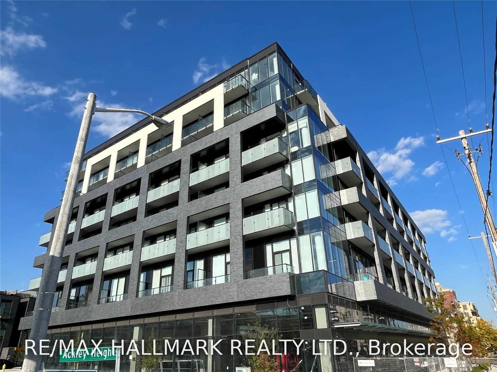 Property Photo: 4208 Dundas Street W 703 ON M8X 1Y6