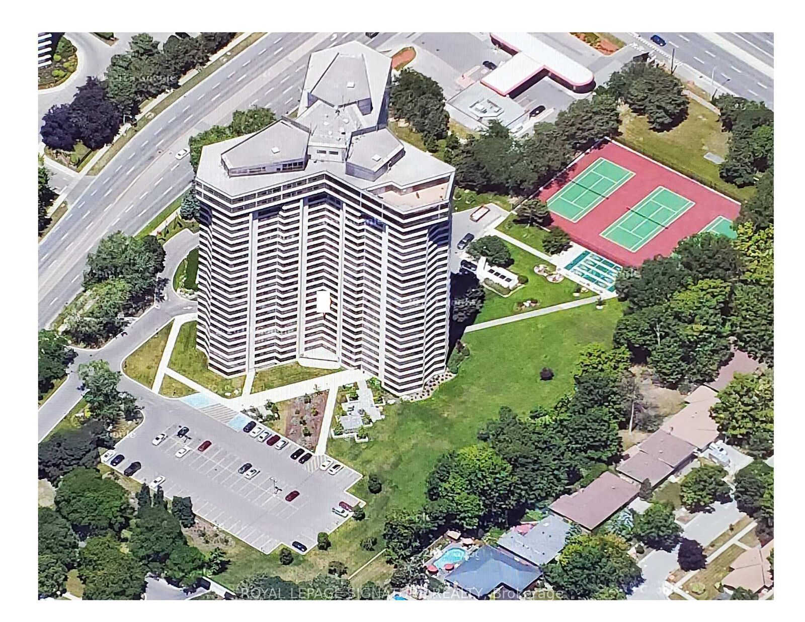 Property Photo: 1300 Bloor Street 306 ON L4Y 3Z2