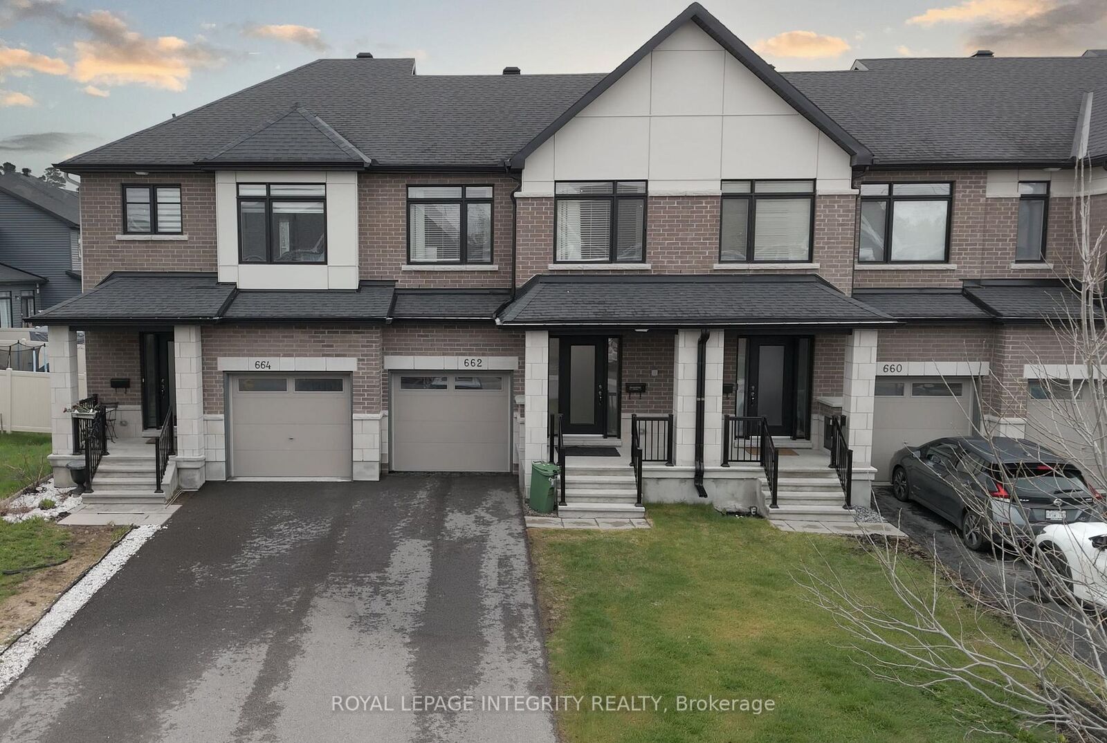 Property Photo: 662 Putney Crescent ON K2S 1E7