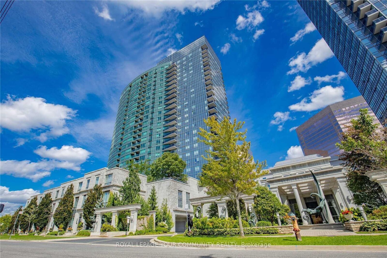Property Photo: 25 Greenview Avenue 1017 ON M2M 0A5