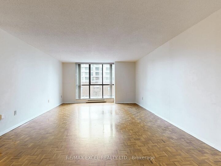 Property Photo: 188 Spadina Avenue 406 ON M5T 3A4