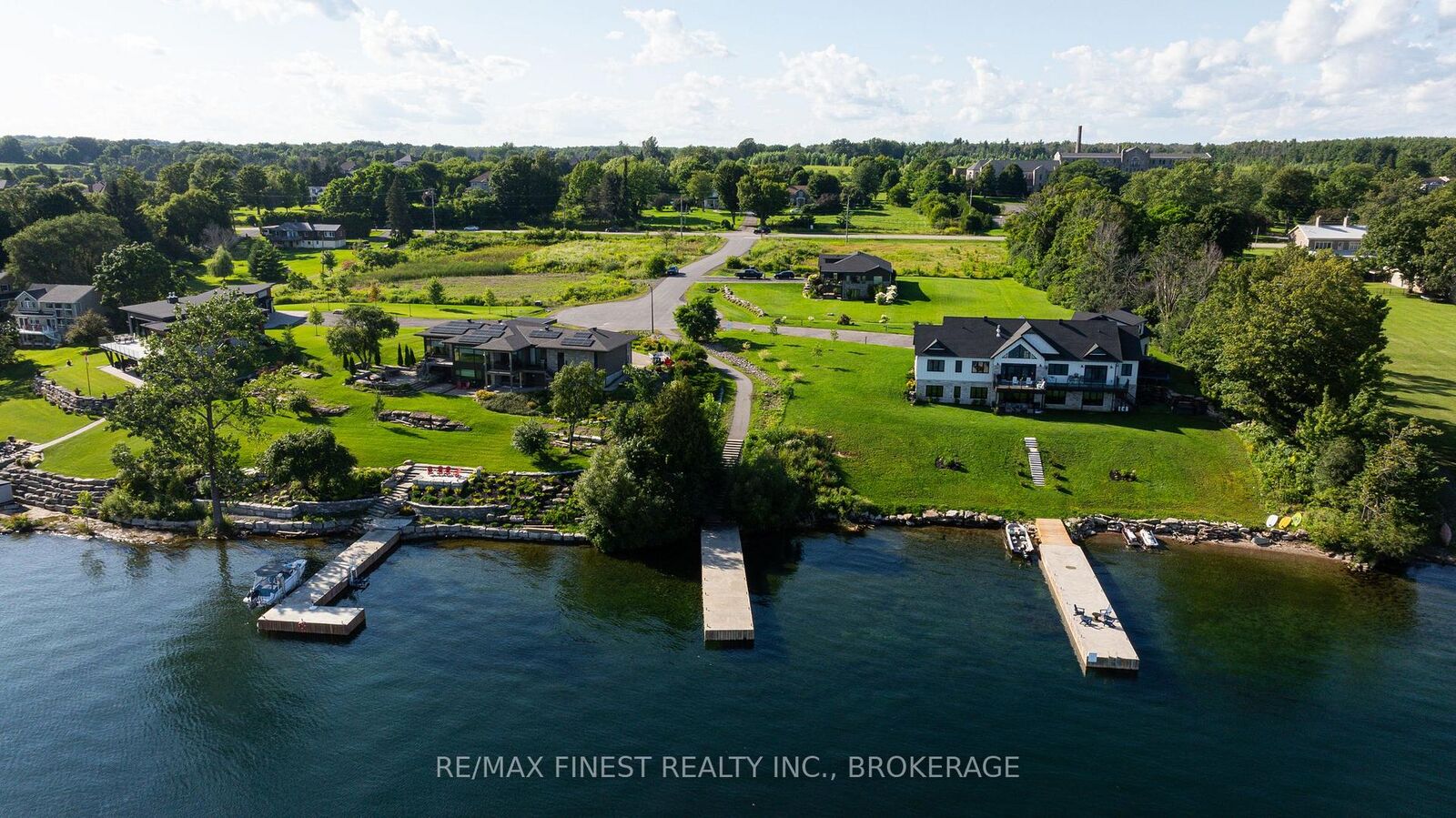 Property Photo: 1 Shoreside Way ON K6V 5T1