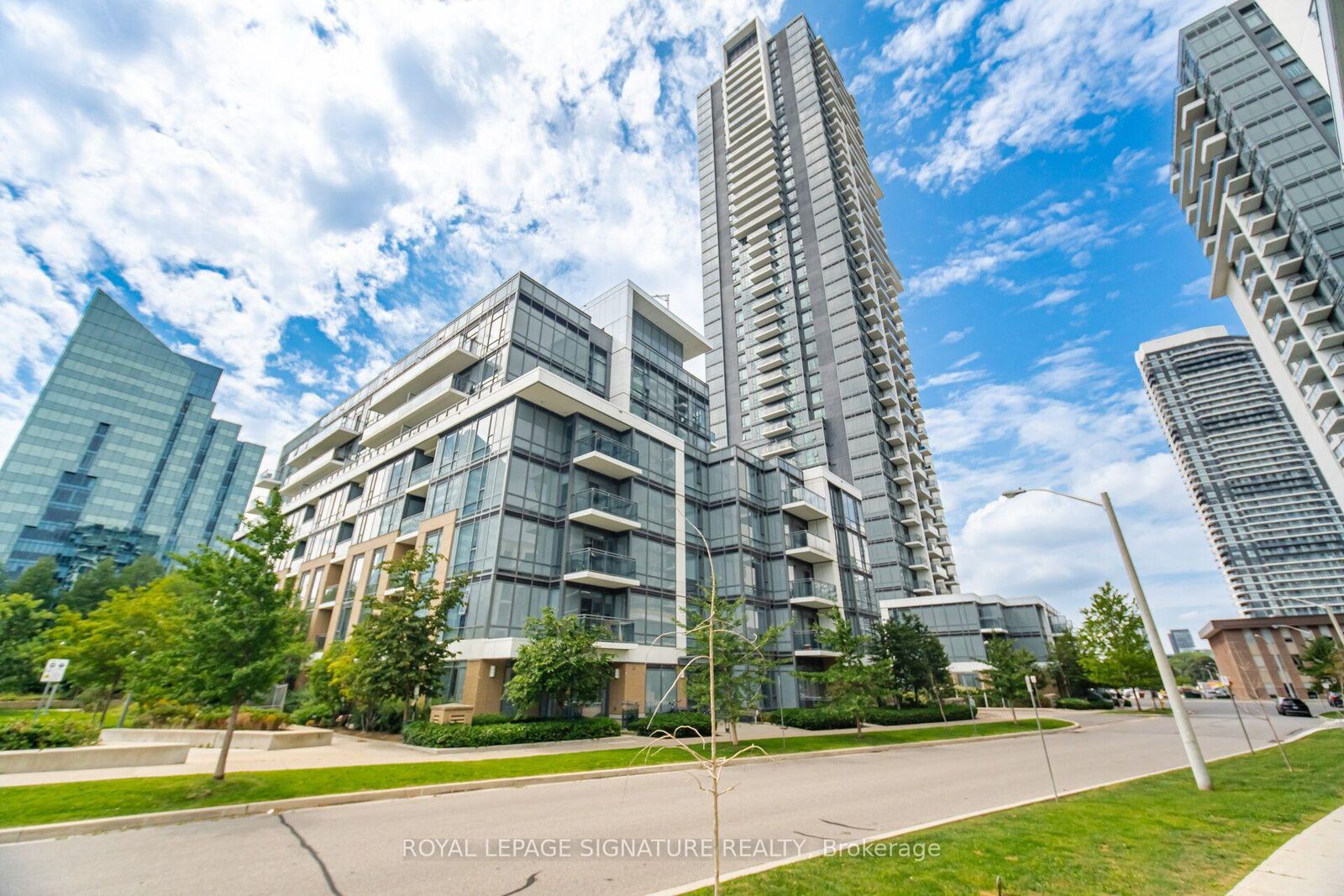 Property Photo: 55 Ann O'Reilly Road 3410 ON M2J 0E1