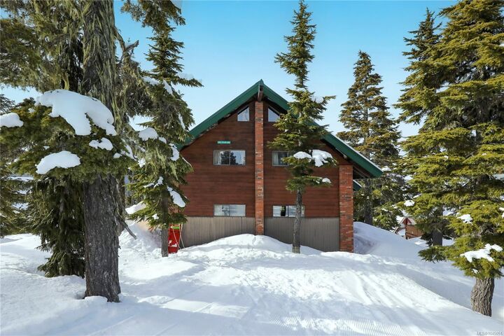 Property Photo: 1005 Strata Way BC V9J 1L0