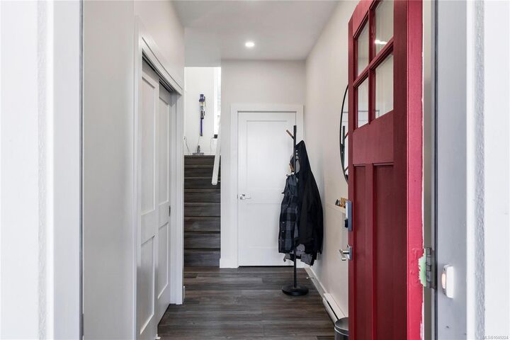 Property Photo: 2995 Burlington Cres BC V9B 3A2