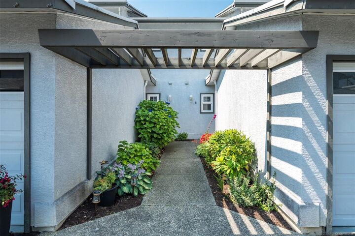 Property Photo: 2115 Amelia Ave #9 BC V8L 3Z8