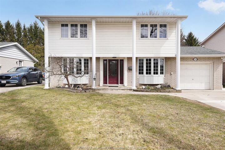 Property Photo: 264 Baldoon ON N7L 1E6
