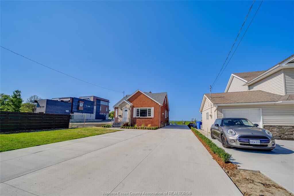 Property Photo: 13902 Riverside Drive ON N8W 1B6