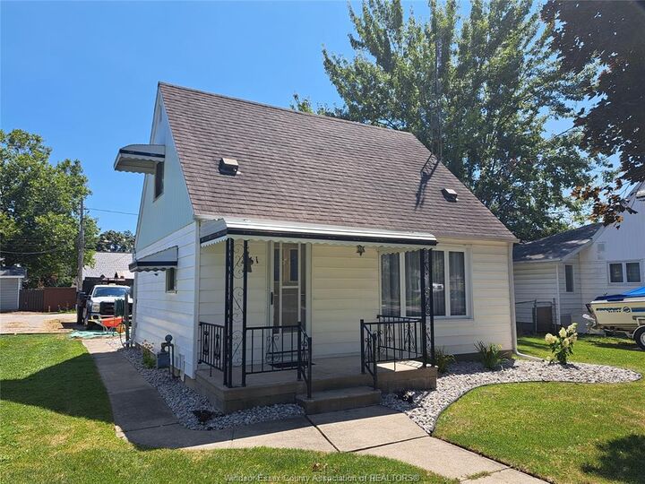 51 Crawford Avenue — photo 1