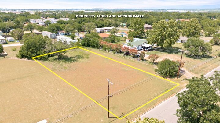 Property Photo:  810 Harley Drive  TX 76548 