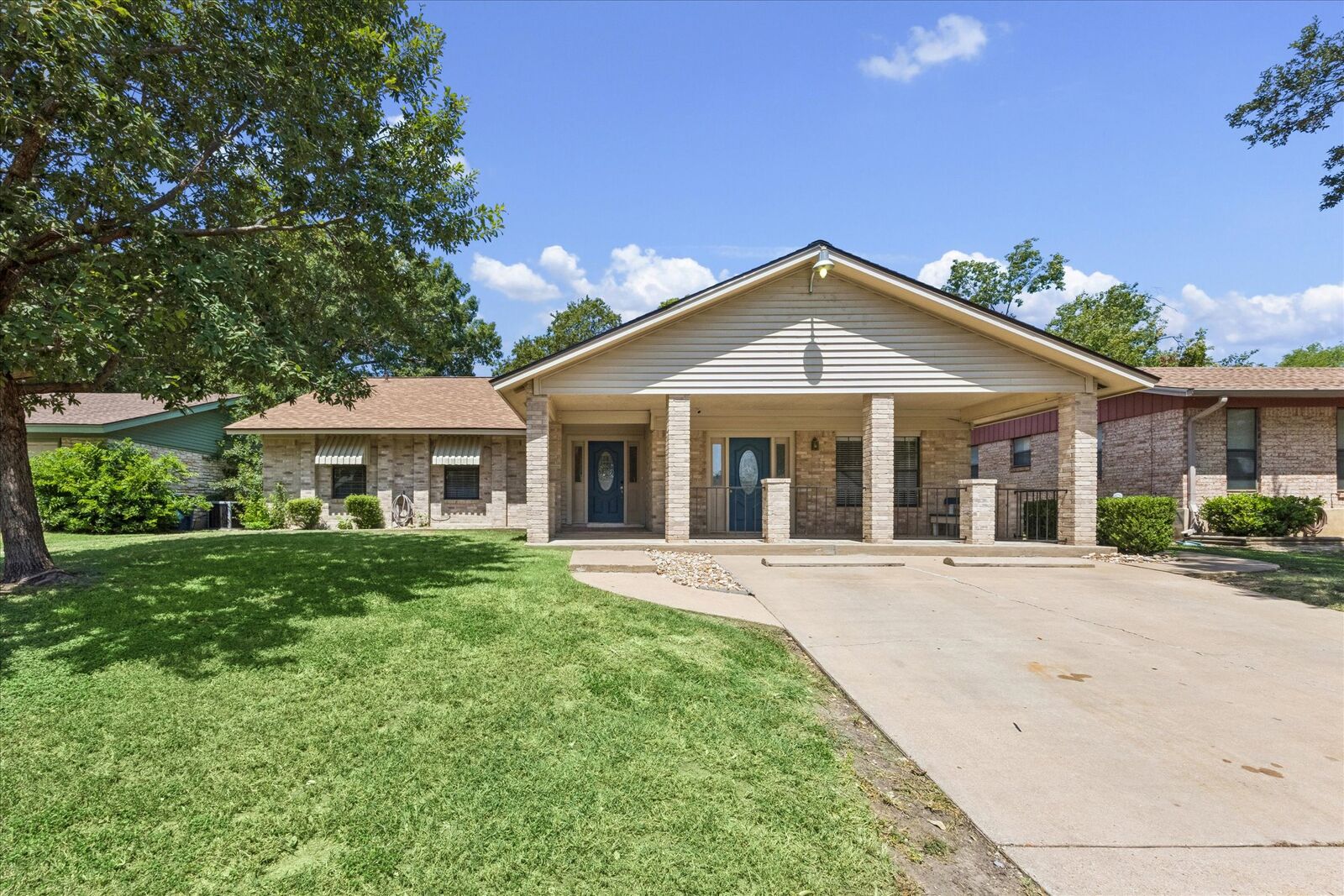 Property Photo: 6402 Bluesky Way TX 78745