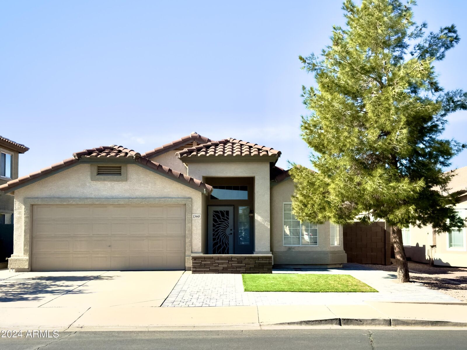 Property Photo:  1360 S Portland Avenue  AZ 85296 
