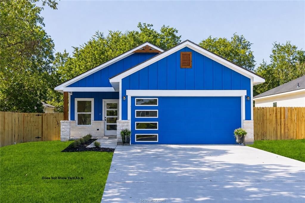Property Photo:  605 East 21st Street  TX 77803 