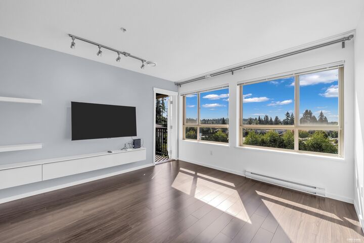 Property Photo: 3156 Dayanee Springs Boulevard 406 BC V3E 0B9