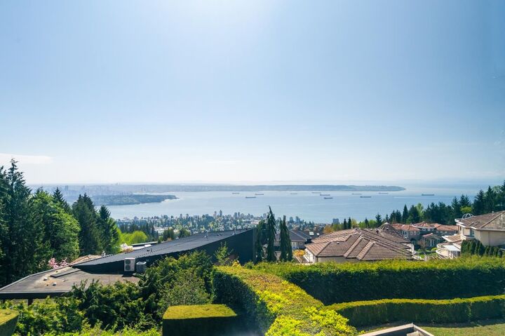 Property Photo: 1626 Pinecrest Drive BC V7S 3H3