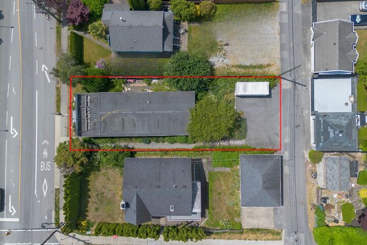 658 E 3rd Street — photo 1