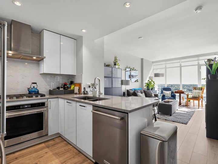Property Photo: 1788 Gilmore Avenue 3603 BC V5C 0L5