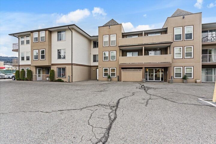 45702 Watson Road 111 — photo 1