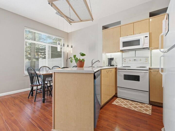 Property Photo: 2678 King George Boulevard 3 BC V4P 1H6
