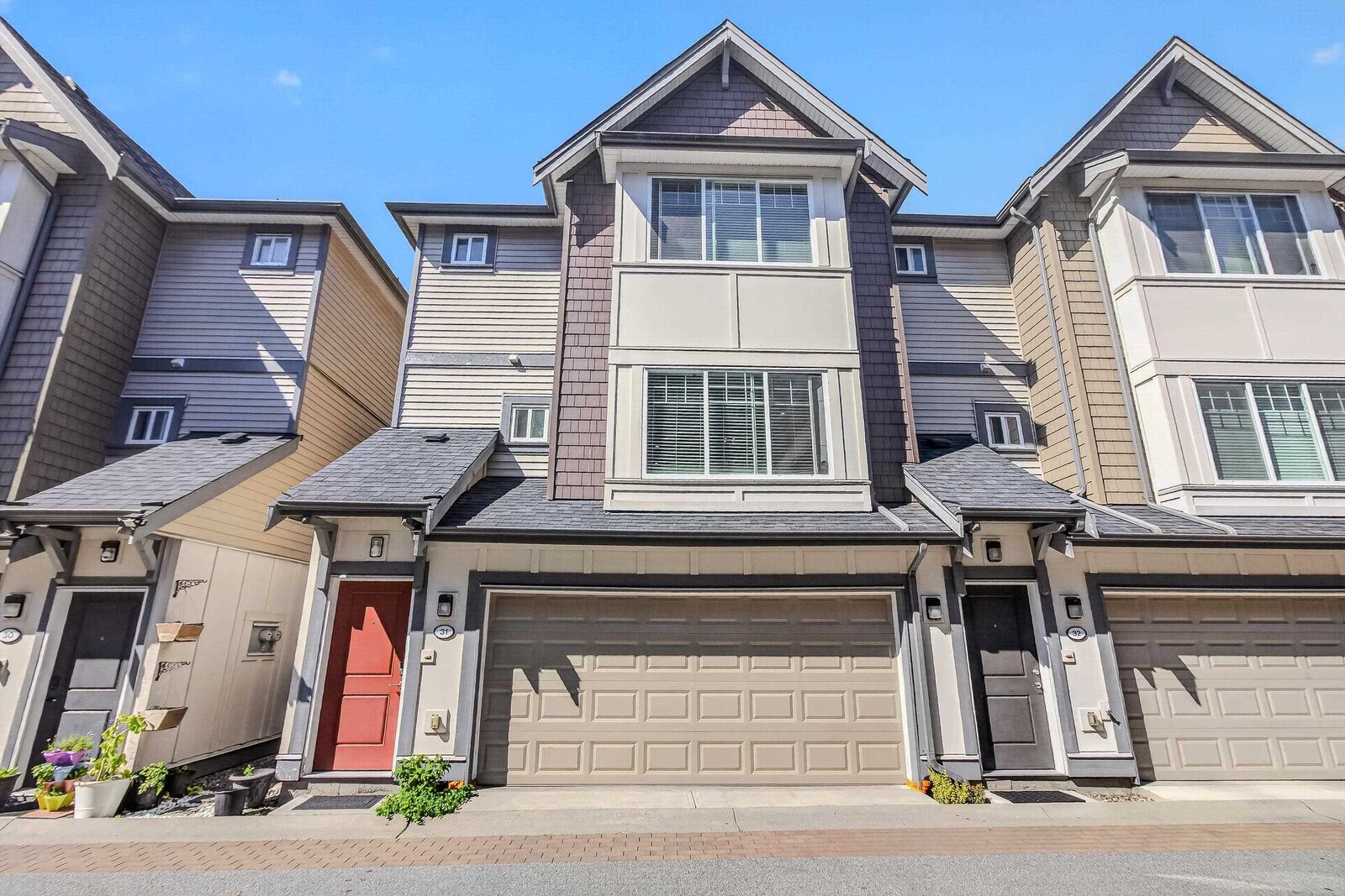 Property Photo: 6971 122 Street 31 BC V3W 1B6