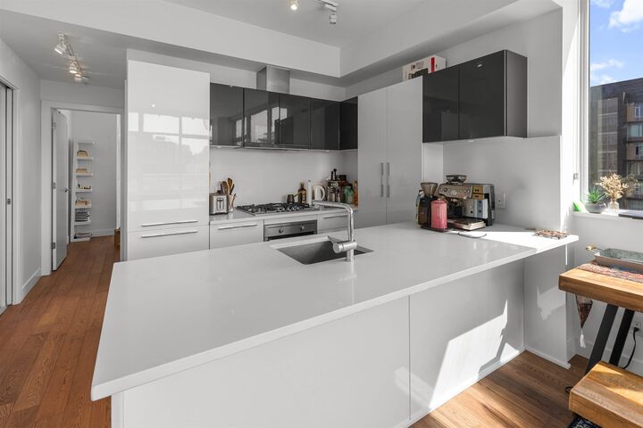 Property Photo: 108 E 1st Avenue 1001 BC V5T 0E4
