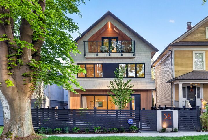 Property Photo: 58 E 40th Avenue 1 BC V5W 1L4