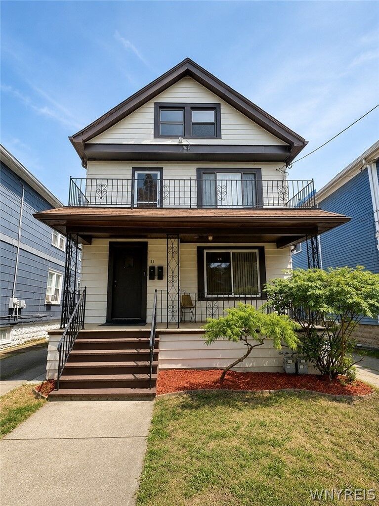 Property Photo:  35 Parkridge Avenue  NY 14215 