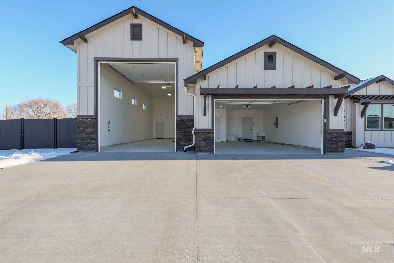 Property Photo:  7195 E Merlin Hawk Ct  ID 83686 