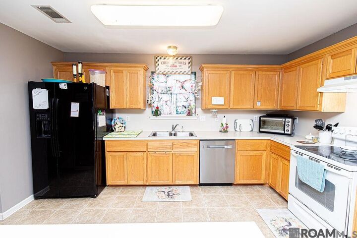 Property Photo:  12437 Havenwood Dr  LA 70726 
