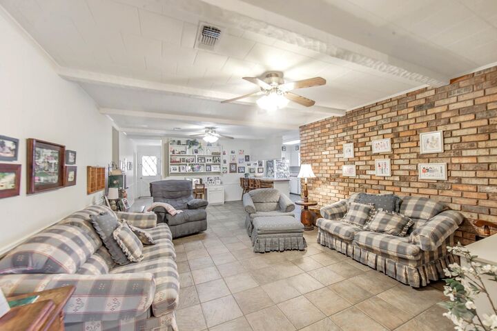 Property Photo:  1107 Franklin Ave  LA 70360 