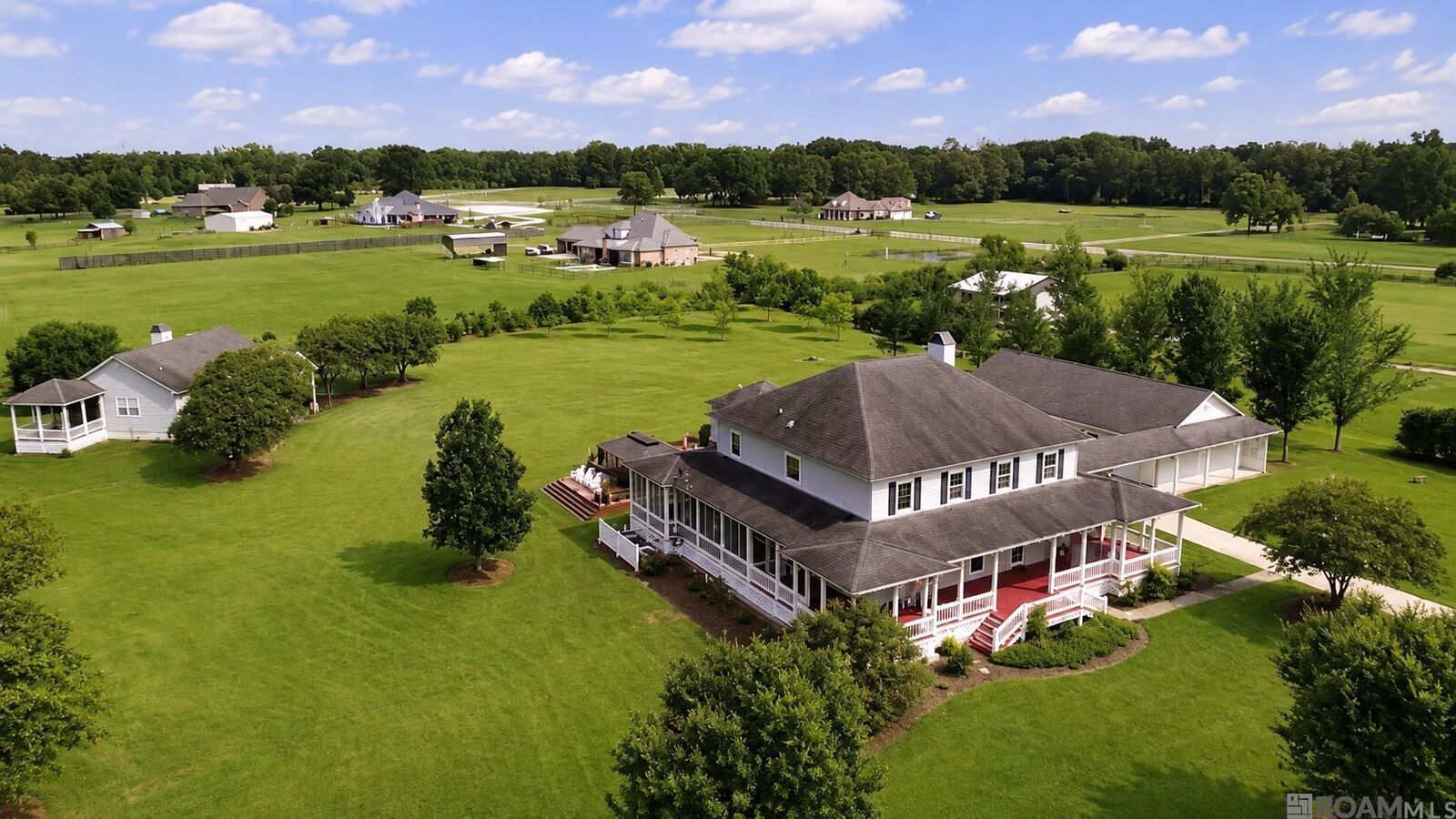 Property Photo: 1223 Kings View Cir LA 70748