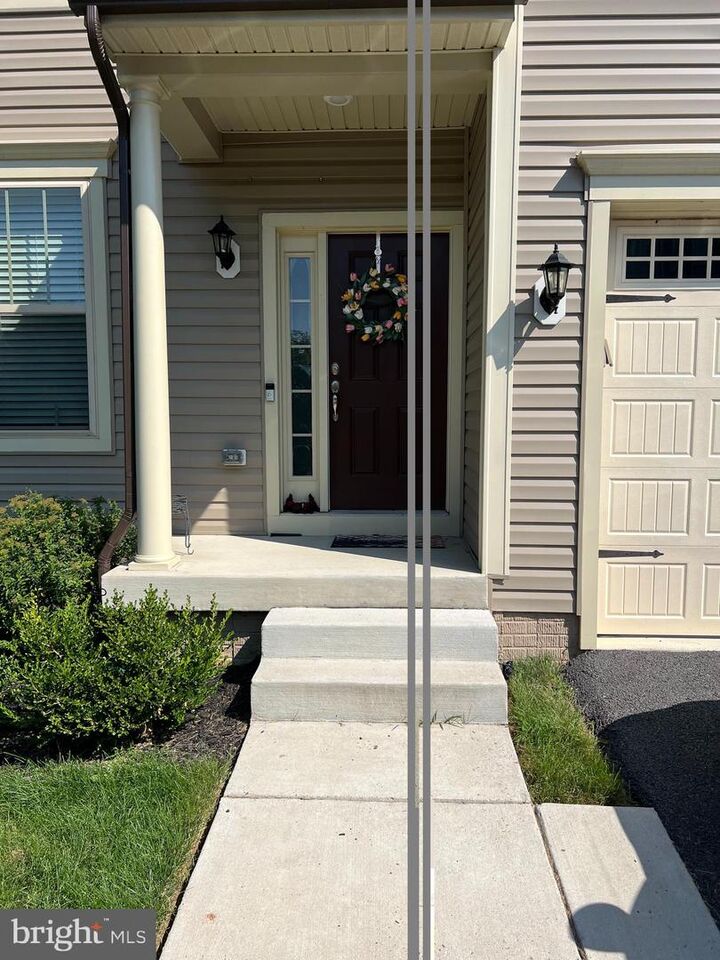 Property Photo: 1726 Evansberry Dr MD 21701