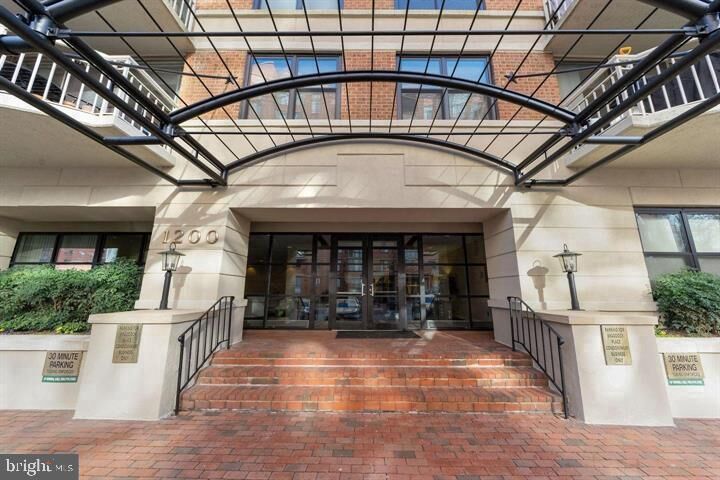 Property Photo:  1200 Braddock Place 209  VA 22314 
