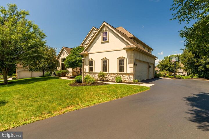 Property Photo: 5 Stoneridge Lane PA 17543