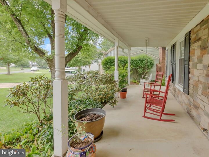 Property Photo:  18 Windmill Court  MD 20905 