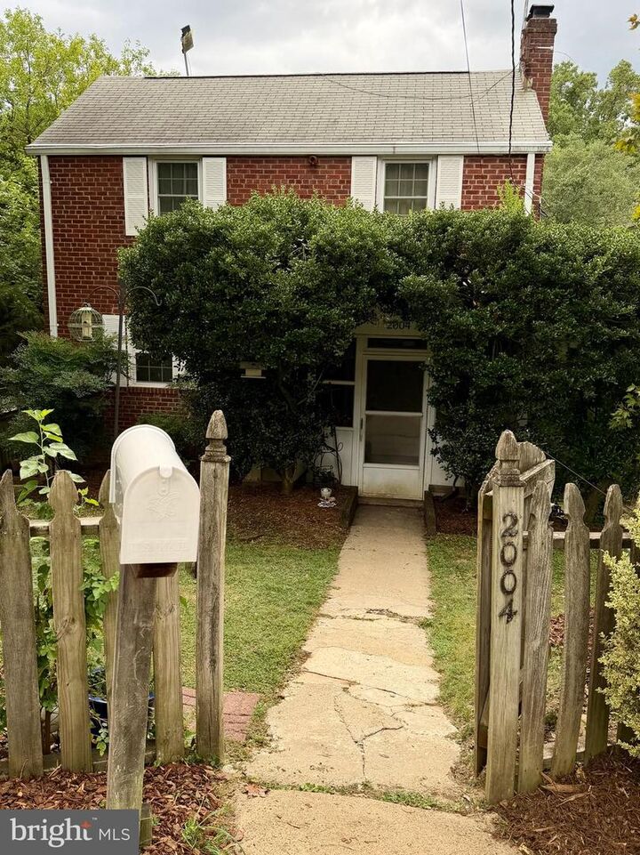 Property Photo:  2004 N Cleveland Street  VA 22201 