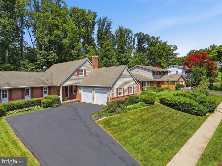 Property Photo:  6012 Nassau Drive  VA 22152 