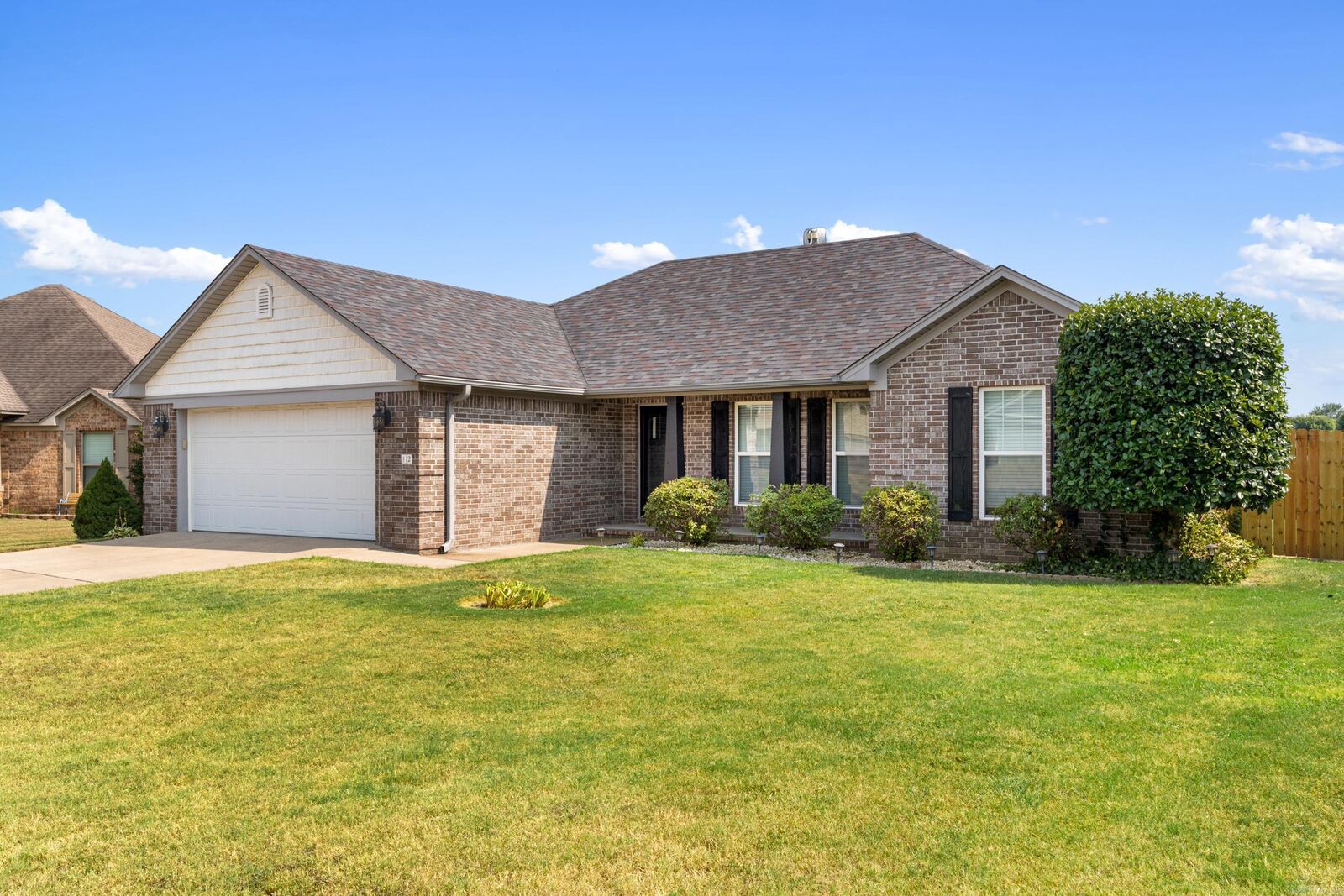 Property Photo: 12 Lapis Cv AR 72058