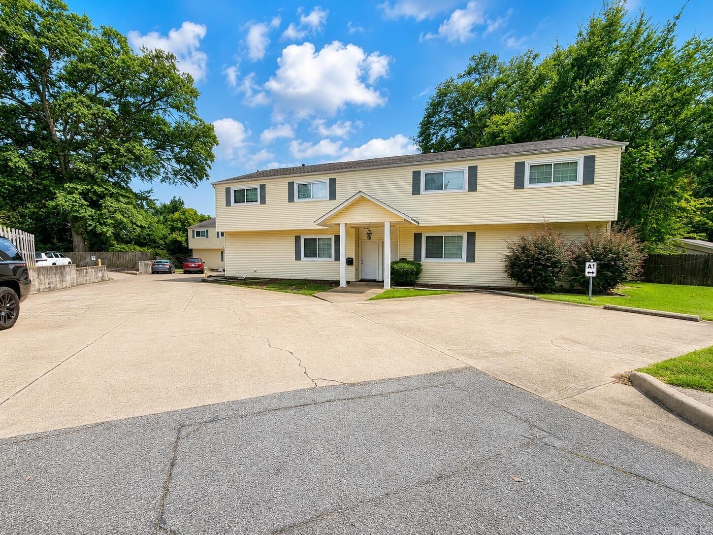 Property Photo:  1419 Hunter Street  AR 71923 
