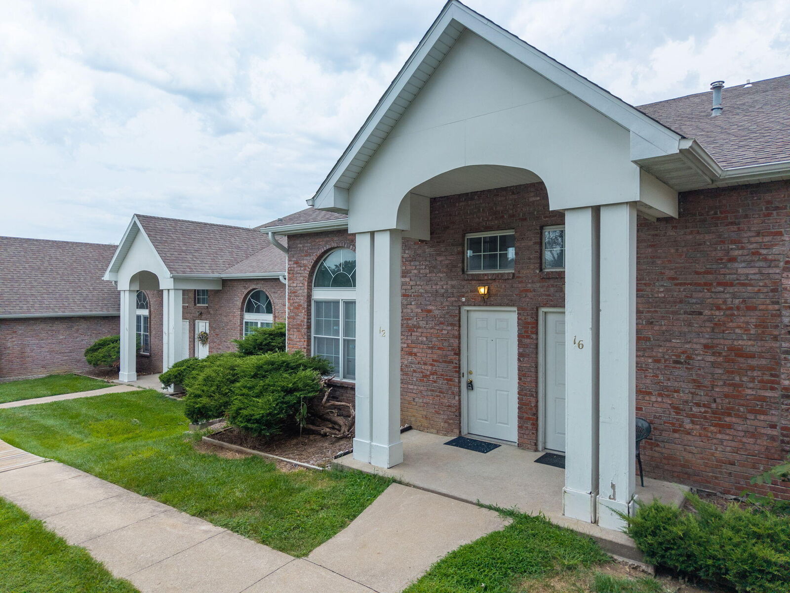 Property Photo: 12 N Cedar Lake E Dr MO 65203