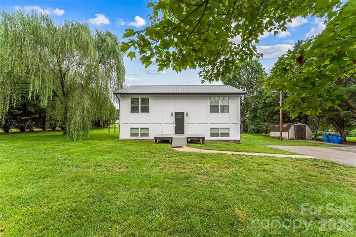 Property Photo: 2646 Icard Rhodhiss Road NC 28612