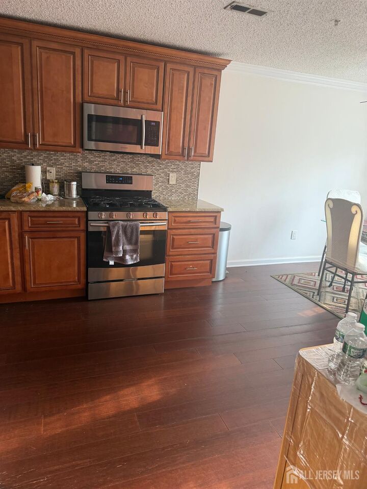 Property Photo: 200 Prestwick Way NJ 08820