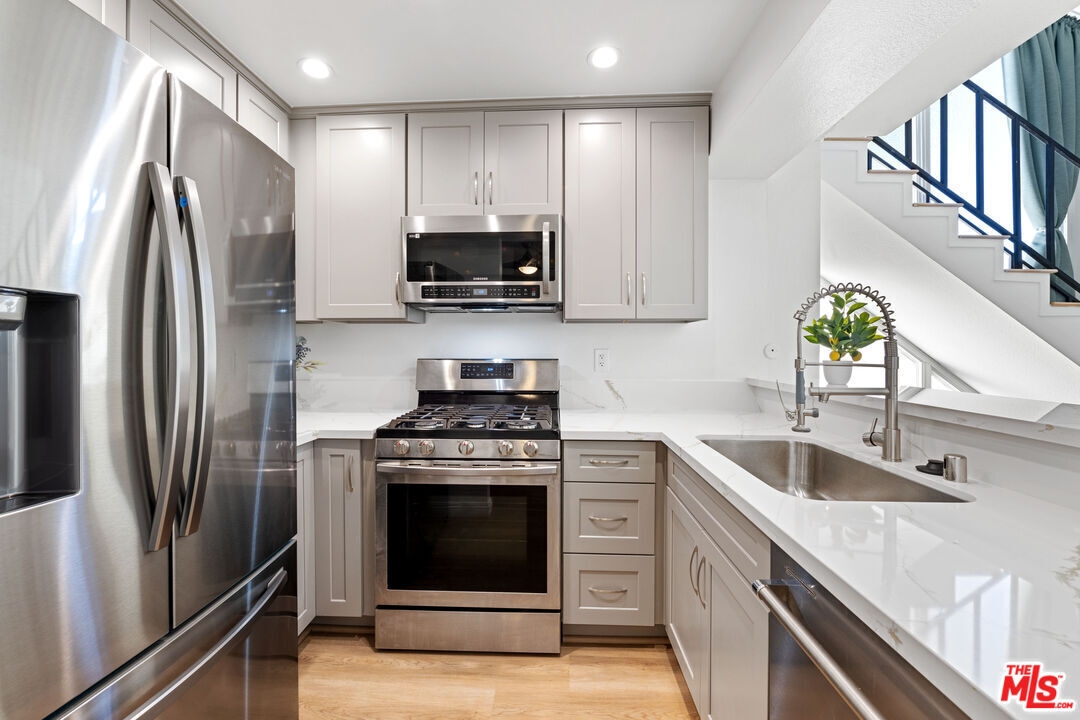 Property Photo: 5325 Newcastle Ave, Unit 312 CA 91316